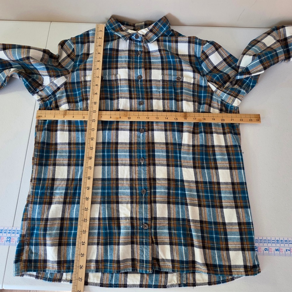 Duluth Trading Co Cotton Plaid Flannel Button Shirt Womens L Blue Brown Autumn - Picture 6 of 9